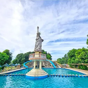 Resort Libertyland Waterpark Mabalacat